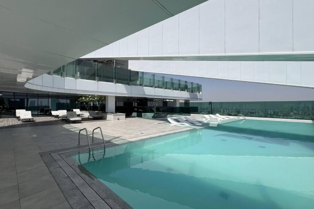 Chic 2 Bed Near Trade Centre With 5 Star Amenities Leilighet Dubai Eksteriør bilde