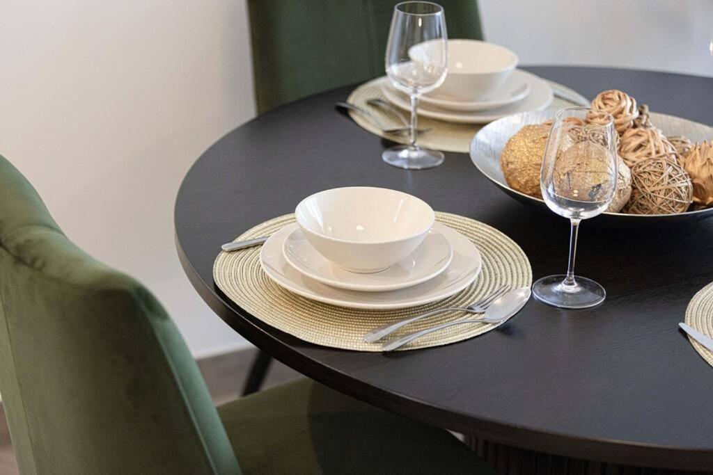 Chic 2 Bed Near Trade Centre With 5 Star Amenities Leilighet Dubai Eksteriør bilde