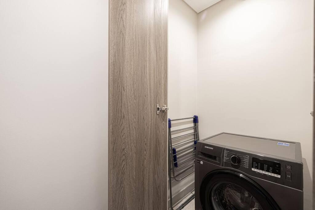 Chic 2 Bed Near Trade Centre With 5 Star Amenities Leilighet Dubai Eksteriør bilde